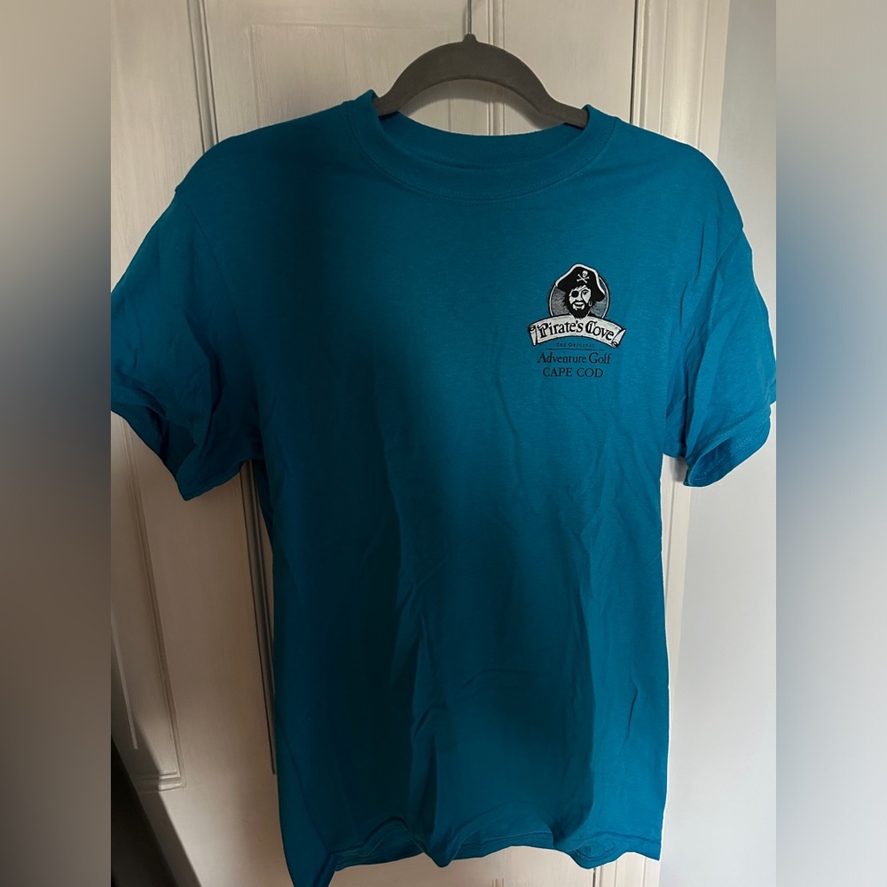 limited edition pirates cove adventure minigolf tshirt